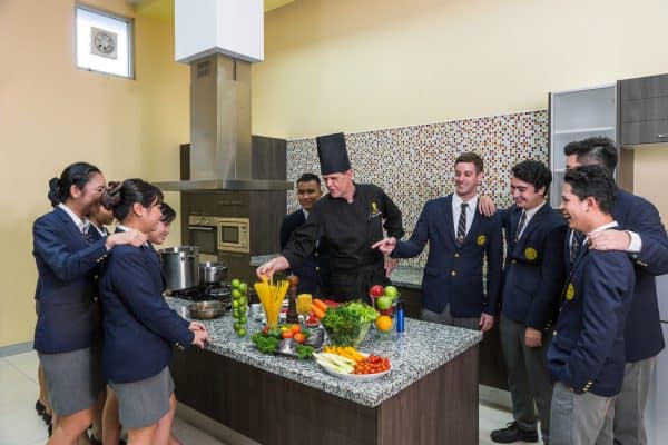 หลักสูตรประกาศนียบัตร 1 ปี การโรงแรม สาขาอาหารและเครื่องดื่ม [on-campus] - Image 4