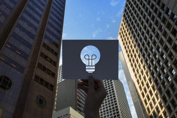การตื่นตัวในข้อมูลข่าวสารปัจจุบัน Aware of Current and New Developments