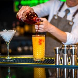 การบริการเครื่องดื่มด้วยใจ Beverage Service-Bar