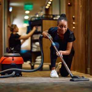 การทำความสะอาดบริเวณพื้นที่สาธารณะเเละห้องอาหาร Public Area & Outlet Cleaning